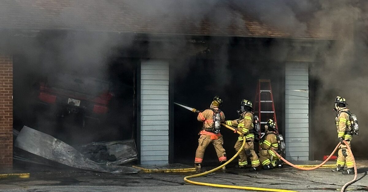 WATCH *** FIREFIGHTERS BATTLE FLAMES AFTER PICKUP CATCHES FIRE ...